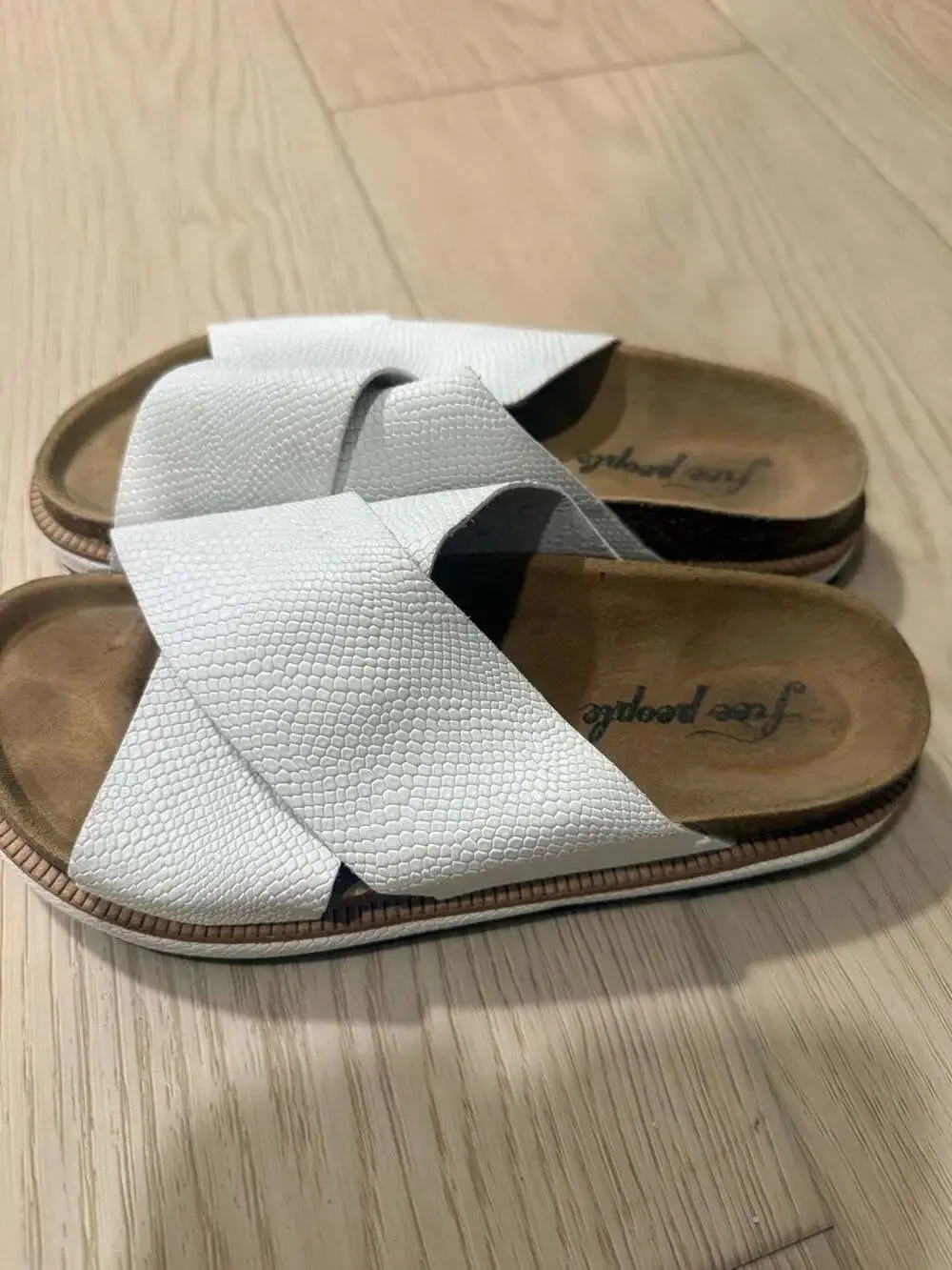 Free People Sidelines Crisscross Footbed Slide Sandals in White Snake Print sz 6